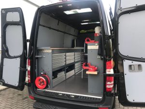 Laimer Hydraulik Service Werkstattwagen - Einblick Hintertür 5
