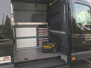 Laimer Hydraulik Service Werkstattwagen - Einblick Einrichtung Innenraum