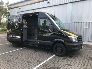 Laimer Hydraulik Service Werkstattwagen -Seitenansicht offene Tür